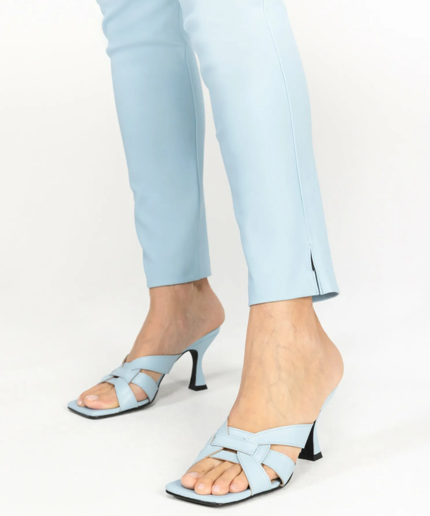 IBANA Anne Crystal Blue- Hakken