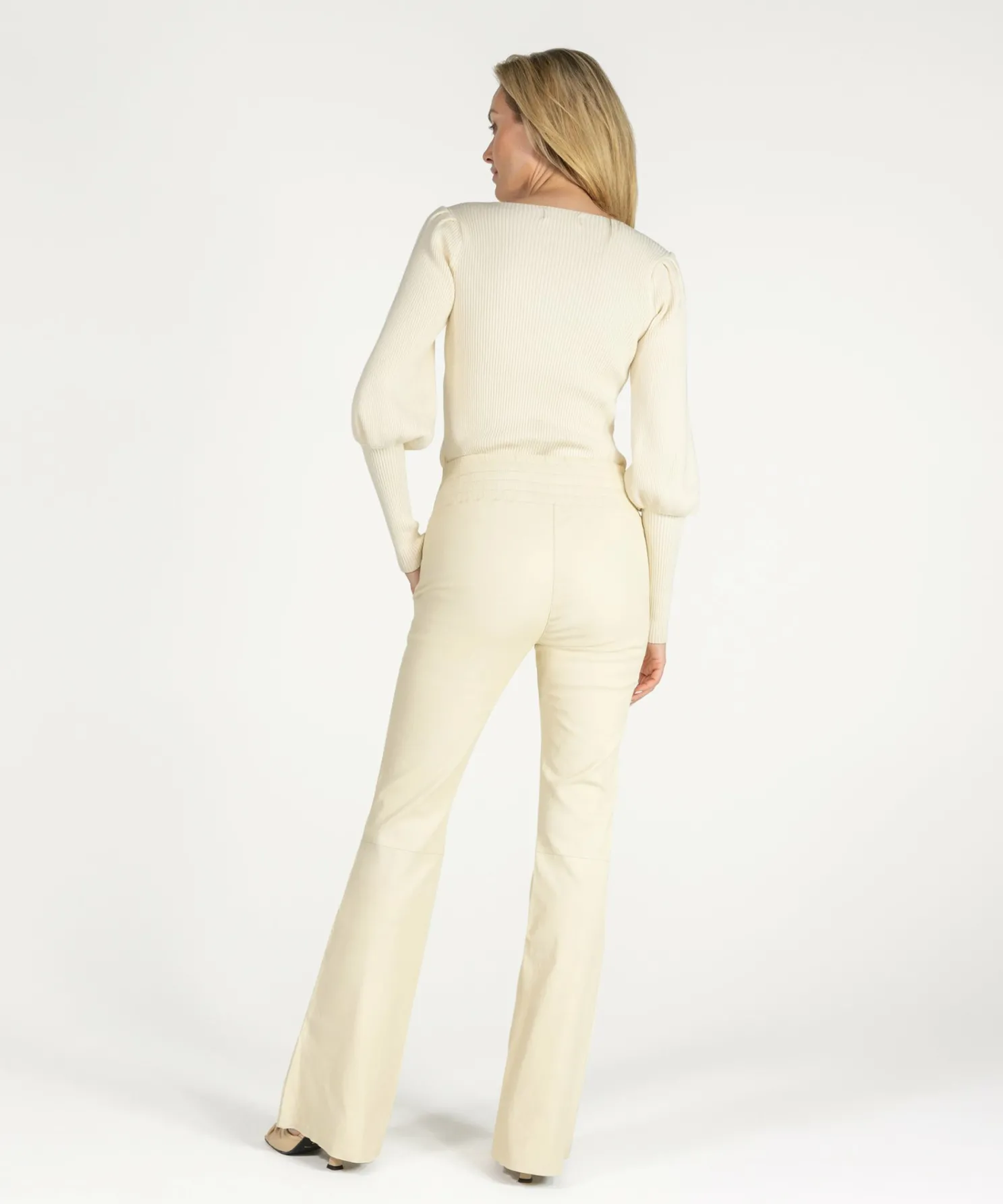 IBANA Pinnie Creamy White- Flared