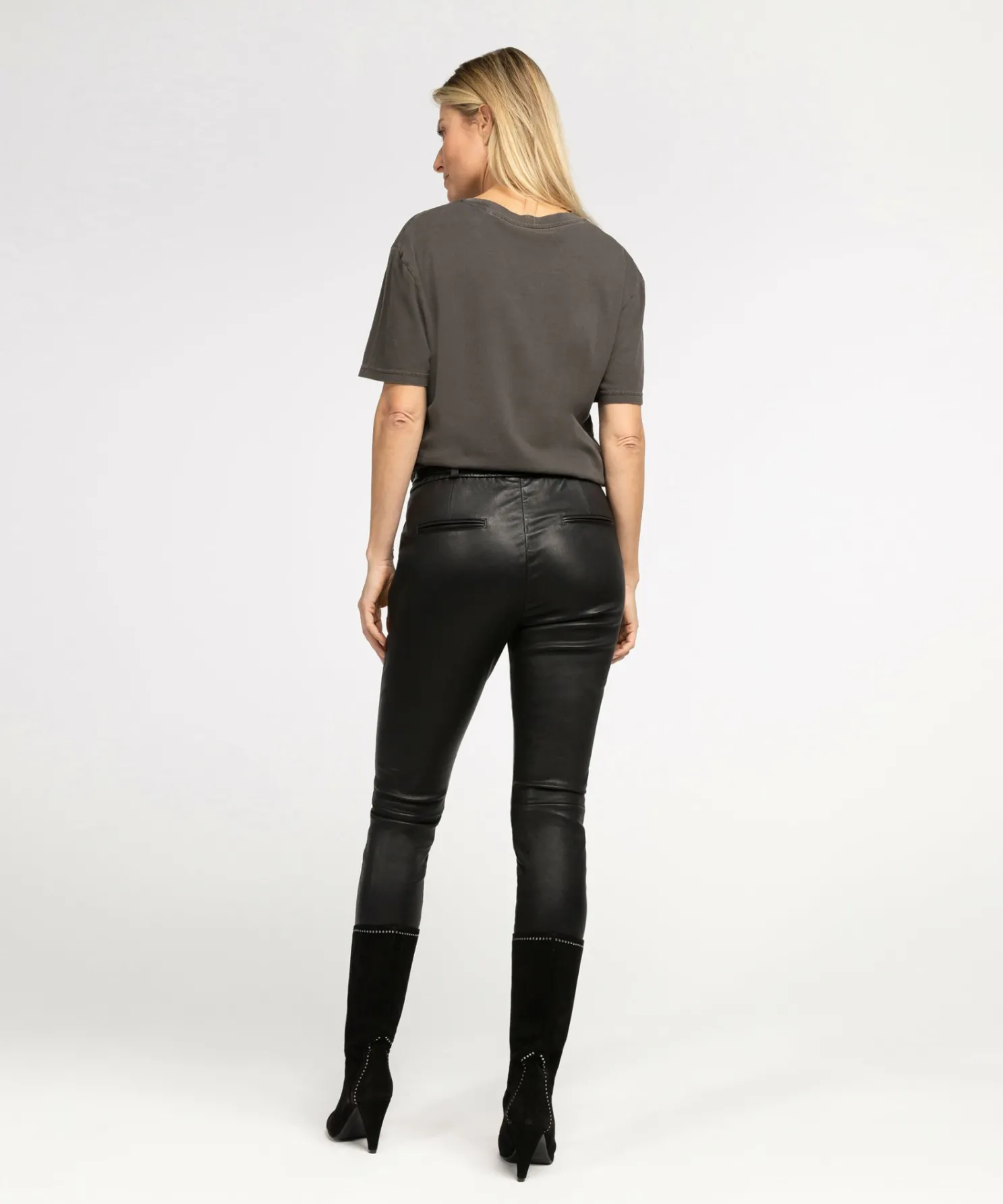 IBANA Tee Attitude Vintage Black With White- Tops